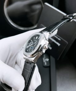 Đồng hồ Patek Philippe Nautilus đính đá