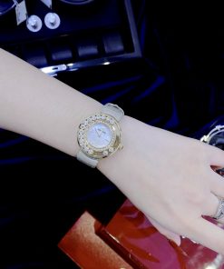 Đồng hồ Swarovski dây da nữ mặt tròn