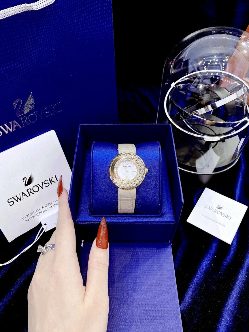 Đồng hồ Swarovski dây da nữ siêu cấp Đồng hồ Swarovski dây da nữ siêu cấp