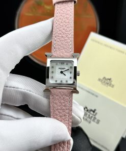 Đồng hồ nữ Hermes mặt vuông dây da màu hồng