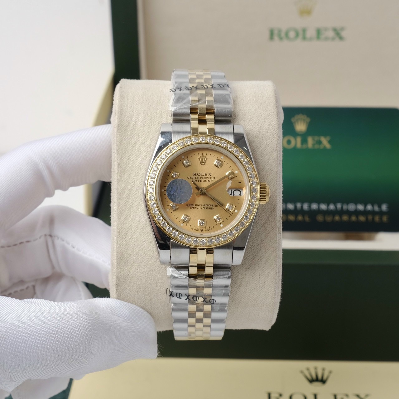 Đồng hồ Rolex nữ DateJust Super Fake 1:1 Nhật niềng đính đá Đồng hồ Rolex nữ DateJust Super Fake 1:1 Nhật niềng đính đá