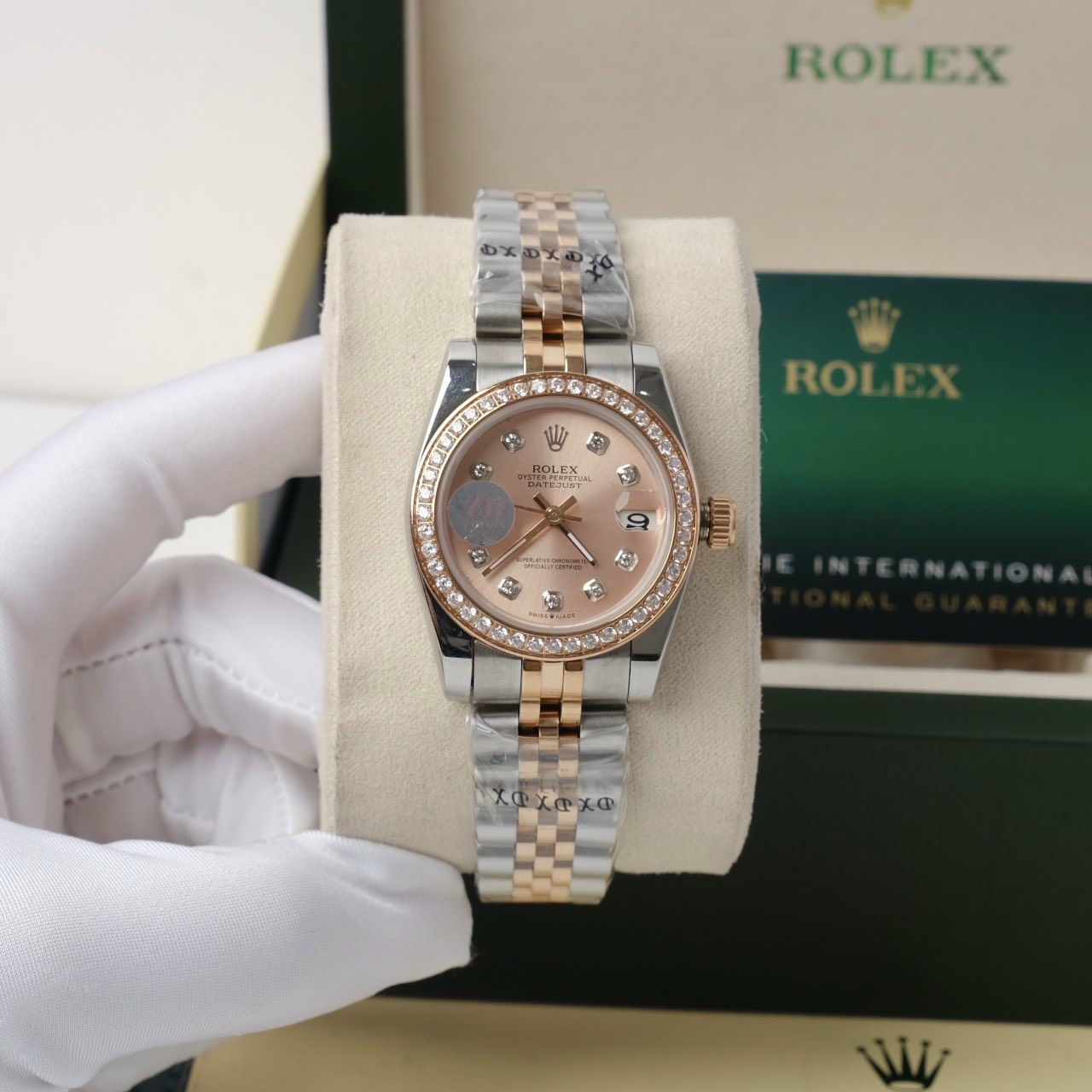 Đồng hồ Rolex nữ DateJust Super Fake 1:1 Nhật niềng đính đá Đồng hồ Rolex nữ DateJust Super Fake 1:1 Nhật niềng đính đá