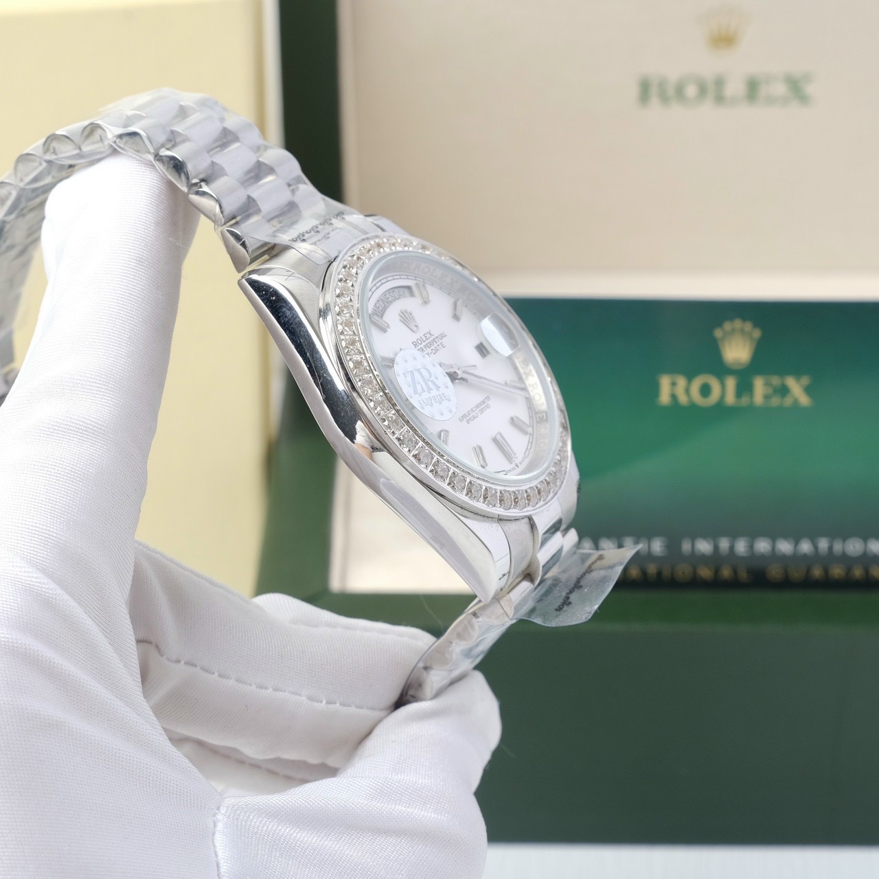 Đồng hồ Rolex Day-Date nam đính đá Baguette Super Fake máy Nhật Đồng hồ Rolex Day-Date nam đính đá Baguette Super Fake máy Nhật