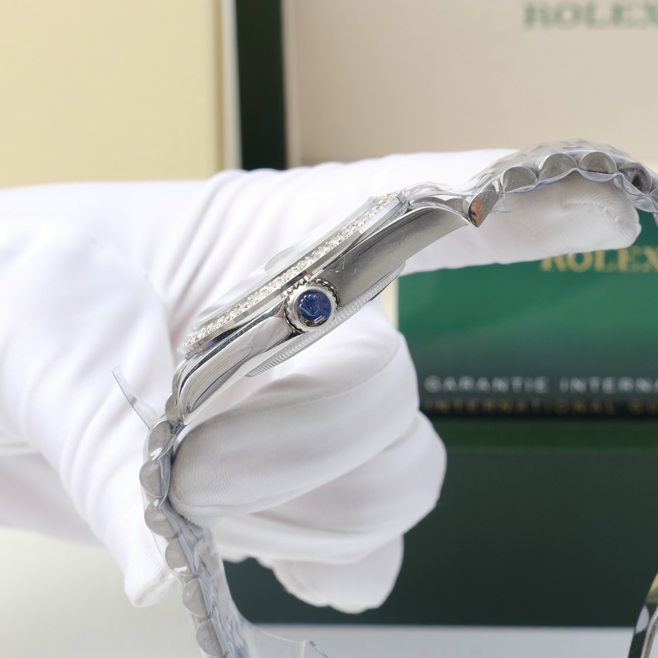 Đồng hồ Rolex Day-Date nam đính đá Baguette Super Fake máy Nhật Đồng hồ Rolex Day-Date nam đính đá Baguette Super Fake máy Nhật