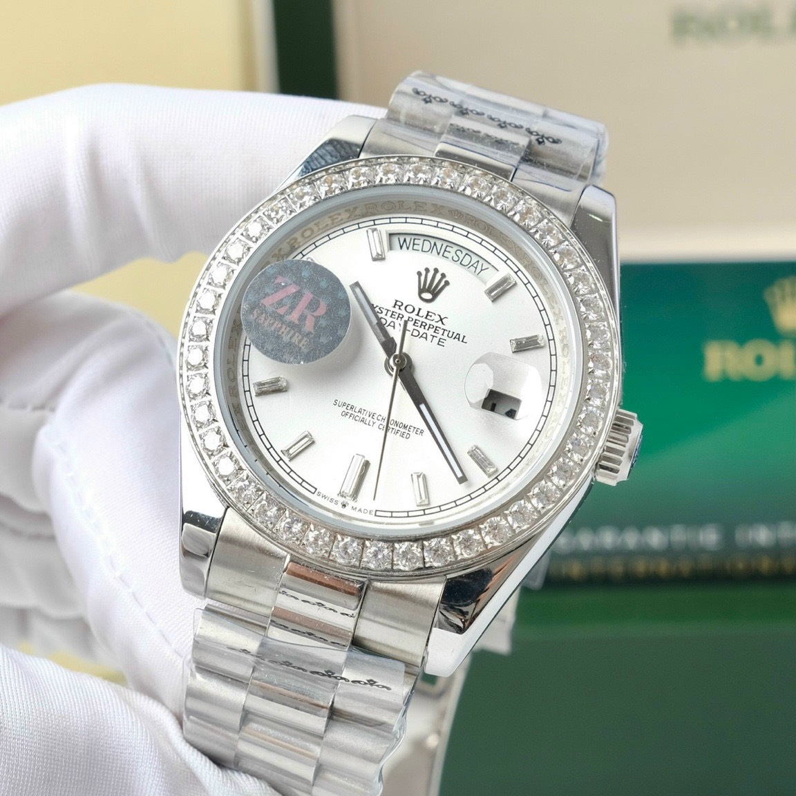 Đồng hồ Rolex Day-Date nam đính đá Baguette Super Fake máy Nhật Đồng hồ Rolex Day-Date nam đính đá Baguette Super Fake máy Nhật