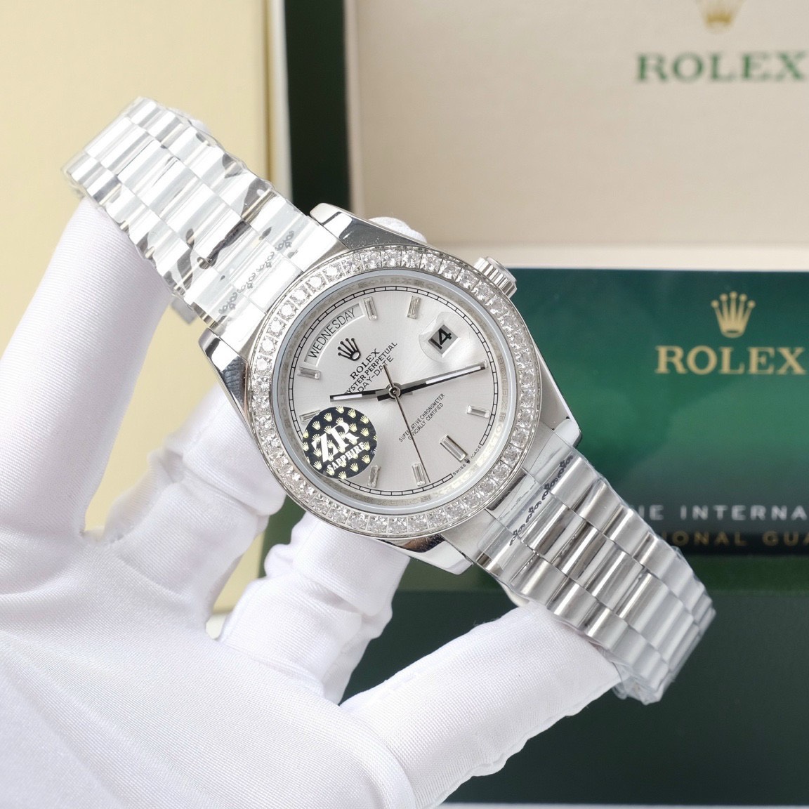 Đồng hồ Rolex Day-Date nam đính đá Baguette Super Fake máy Nhật Đồng hồ Rolex Day-Date nam đính đá Baguette Super Fake máy Nhật