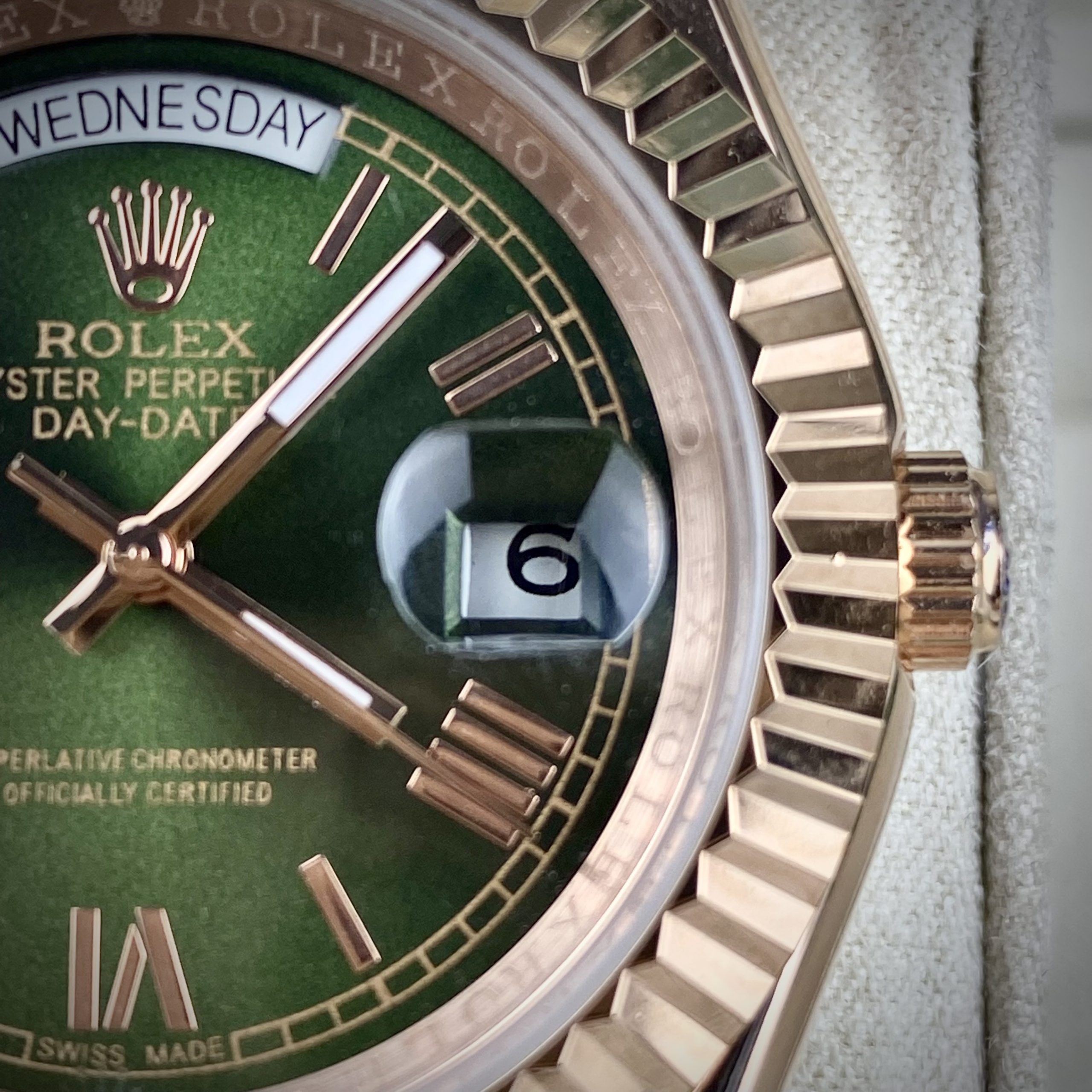 Đồng hồ Rolex Day-Date Rose gold mặt xanh lá SupĐồng hồ Rolex Day-Date Rose gold mặt xanh lá Super Fake Nhật 40mmer Fake Nhật 40mm Đồng hồ Rolex Day-Date Rose gold mặt xanh lá Super Fake Nhật 40mm