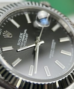Đồng hồ Rolex DateJust Clean Factory Replica 11 mặt đen cọc dạ quang 41mm