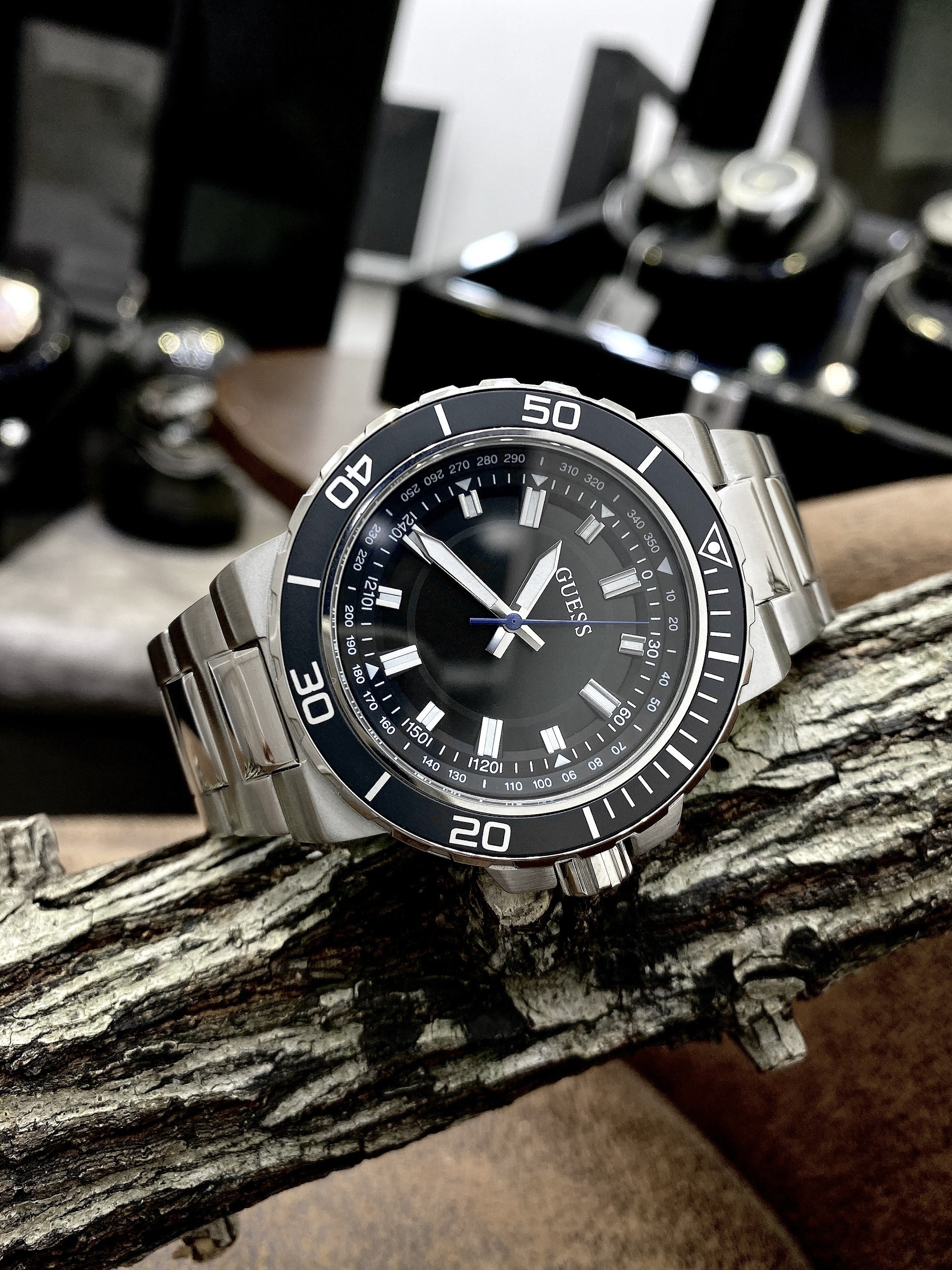 Đồng hồ nam Guess dây kim loại giá rẻ like auth 3 phiên bản 44mm Đồng hồ nam Guess dây kim loại giá rẻ like auth 3 phiên bản 44mm