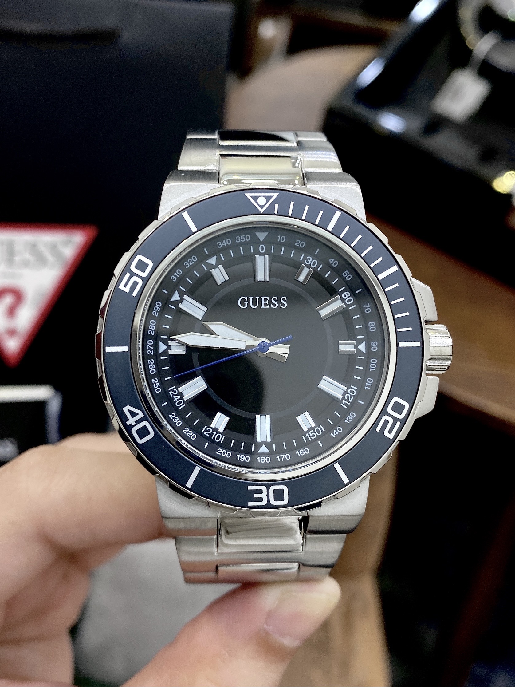 Đồng hồ nam Guess dây kim loại giá rẻ like auth 3 phiên bản 44mm Đồng hồ nam Guess dây kim loại giá rẻ like auth 3 phiên bản 44mm