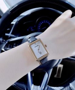 Đồng hồ nữ Chanel Boy Friend Like Auth giá rẻ màu vàng hồng 30x34mm