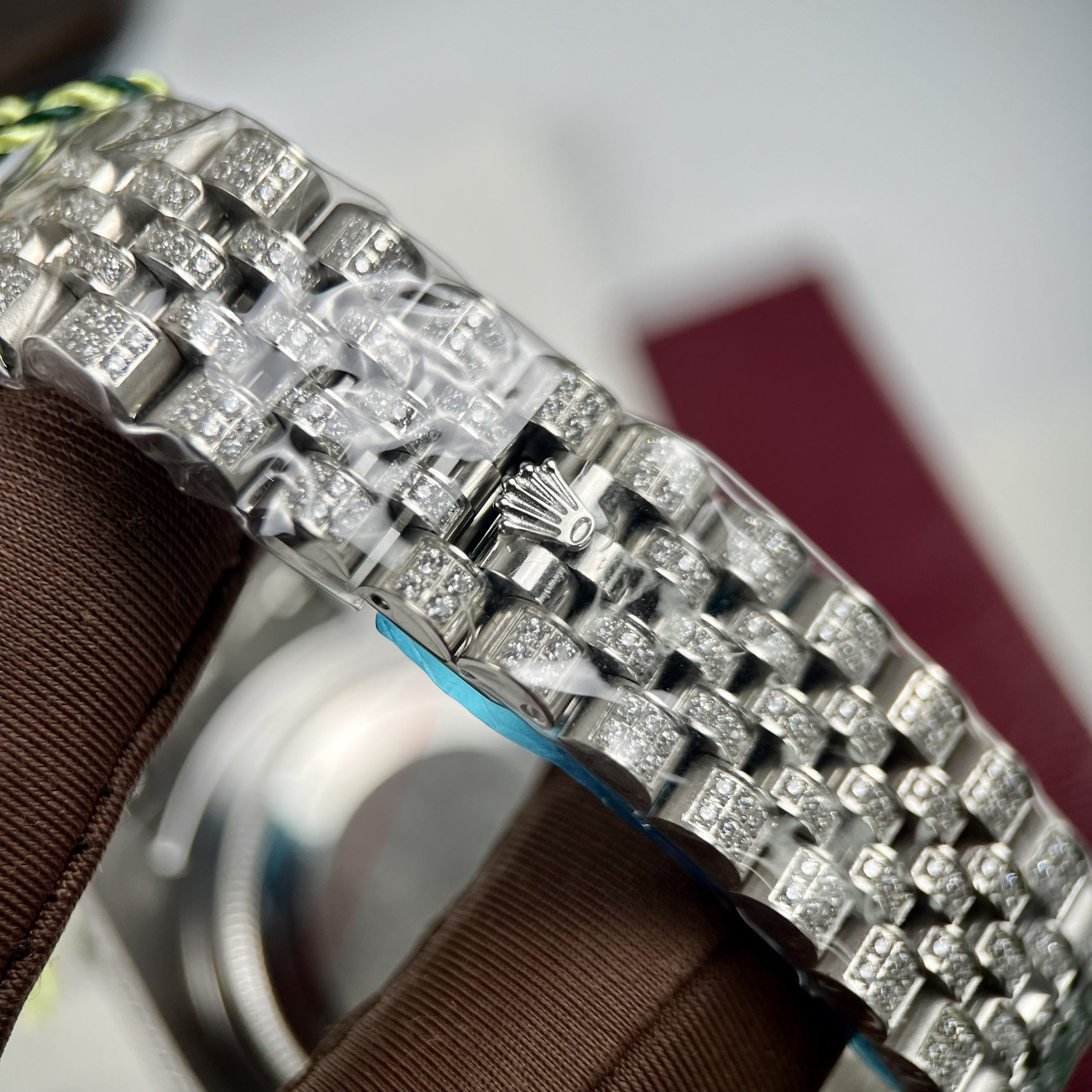 Đồng hồ Rolex DateJust fake cao cấp nam máy cơ đính full đá Swarovski dây kim loại 41mm Đồng hồ Rolex DateJust fake cao cấp nam máy cơ đính full đá Swarovski dây kim loại 41mm