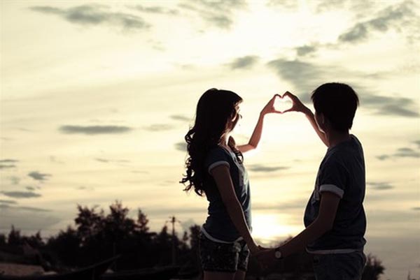 ĐỒNG HỒ ĐÔI CÓ Ý NGHĨA GÌ