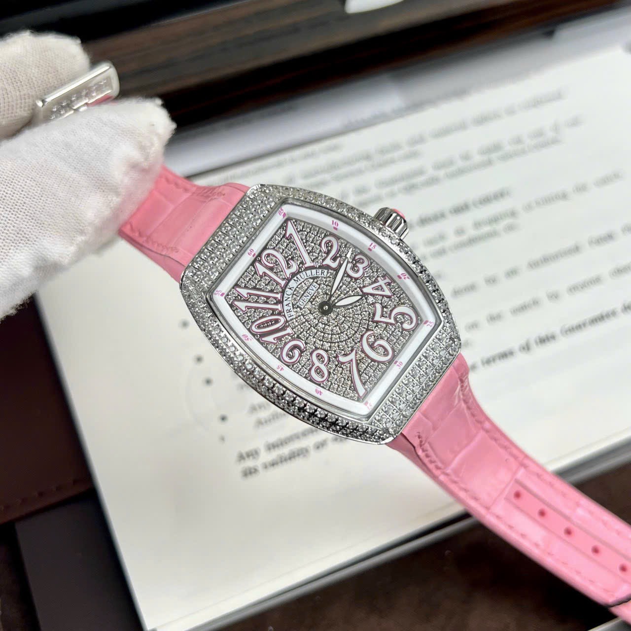 Đồng hồ nữ Franck Muller V32 ABF thuỵ sỹ màu hồng cá tính 36mm Đồng hồ nữ Franck Muller V32 ABF thuỵ sỹ màu hồng cá tính 36mm