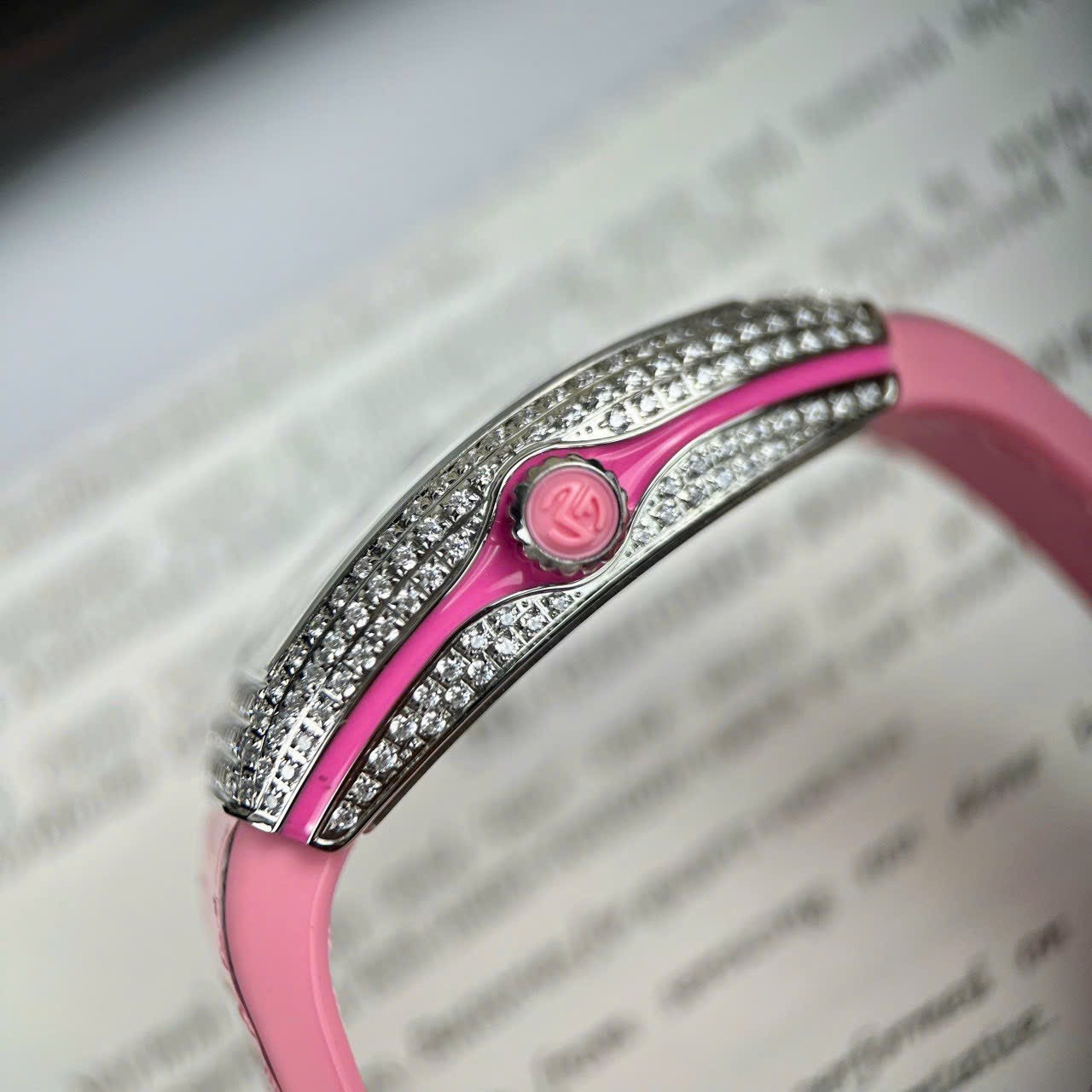 Đồng hồ nữ Franck Muller V32 ABF thuỵ sỹ màu hồng cá tính 36mm Đồng hồ nữ Franck Muller V32 ABF thuỵ sỹ màu hồng cá tính 36mm