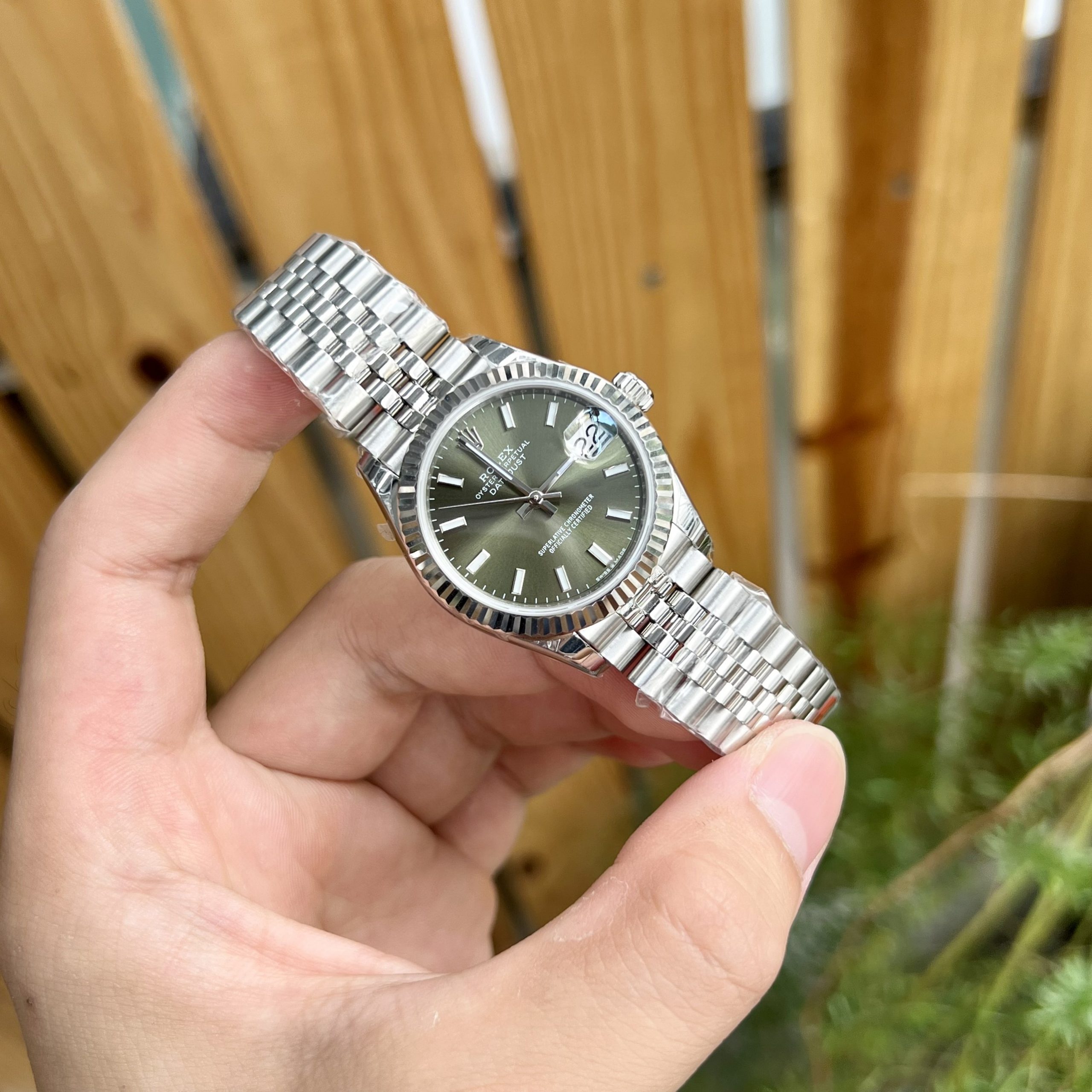 Đồng hồ Rolex DateJust nữ dial green Replica 11 EW Factory 31mm (5) Đồng hồ Rolex DateJust nữ dial green Replica 11 EW Factory 31mm (2)