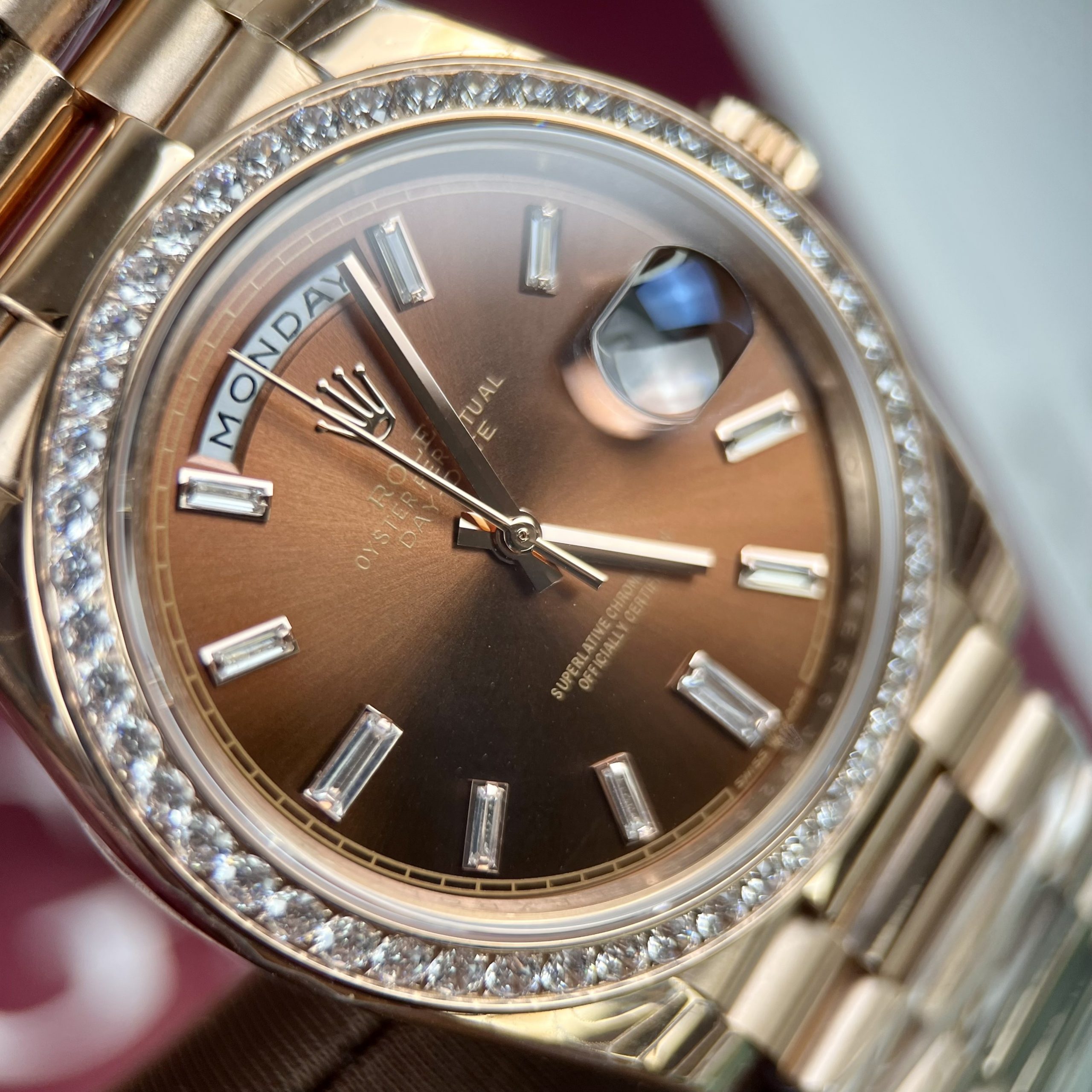 Đồng hồ Rolex Day-Date màu Rose Gold Replica 11 EW Factory 40mm (5) Đồng hồ Rolex Day-Date màu Rose Gold Replica 11 EW Factory 40mm (2)