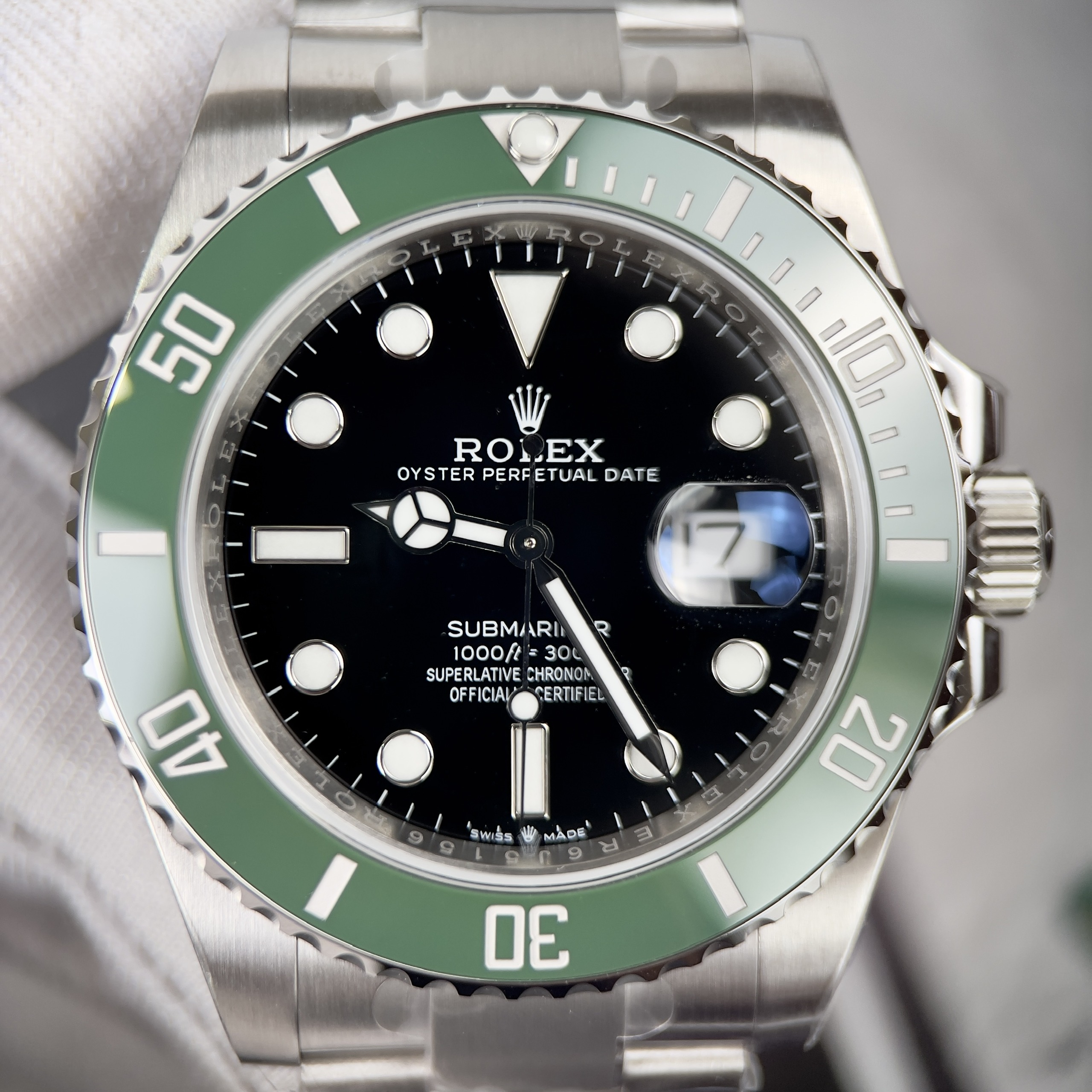 Đồng hồ Rolex Submariner nam dây kim loại EW Factory Replica 11 40mm (3) Đồng hồ Rolex Submariner nam dây kim loại EW Factory Replica 11 40mm (2)