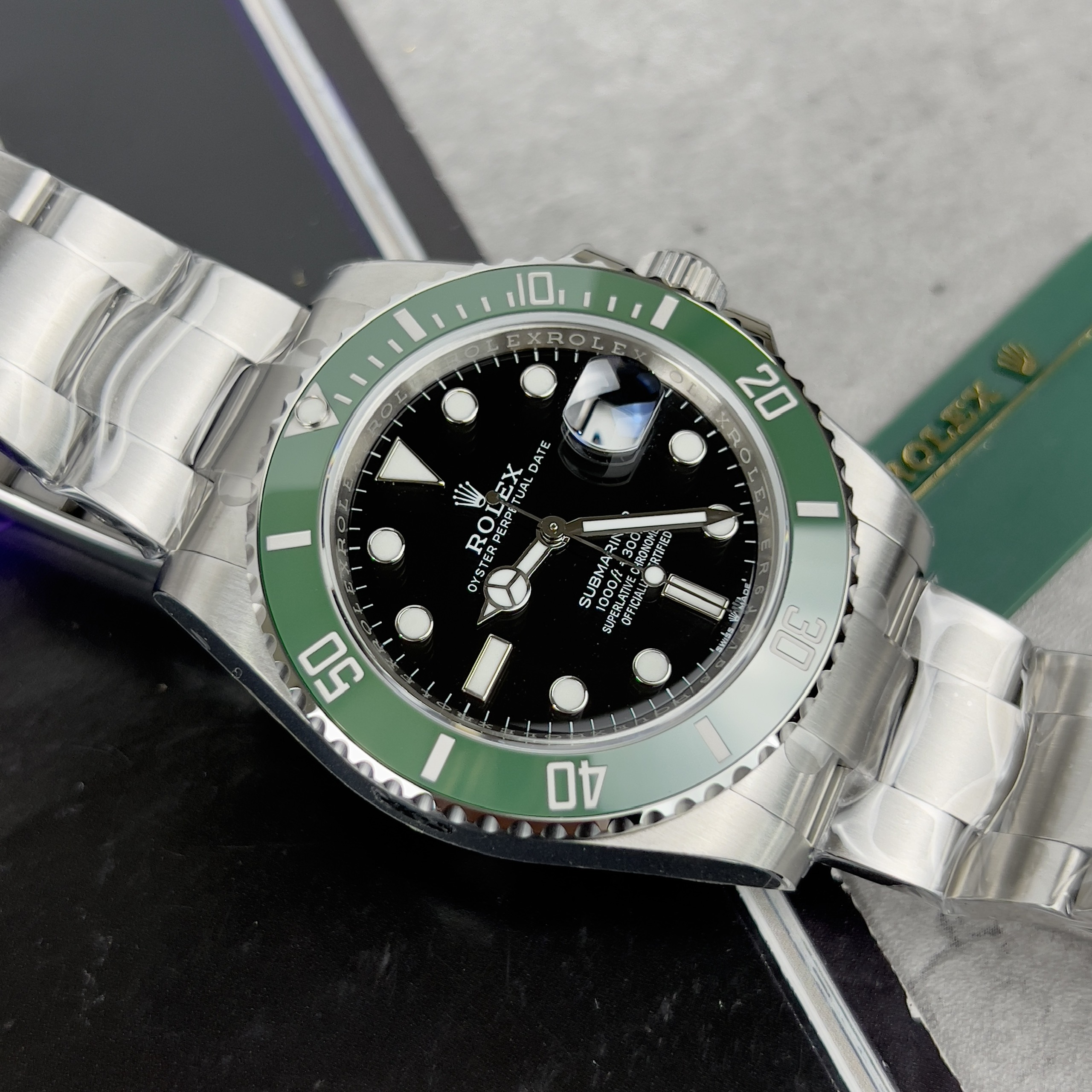 Đồng hồ Rolex Submariner nam dây kim loại EW Factory Replica 11 40mm (7) Đồng hồ Rolex Submariner nam dây kim loại EW Factory Replica 11 40mm (2)