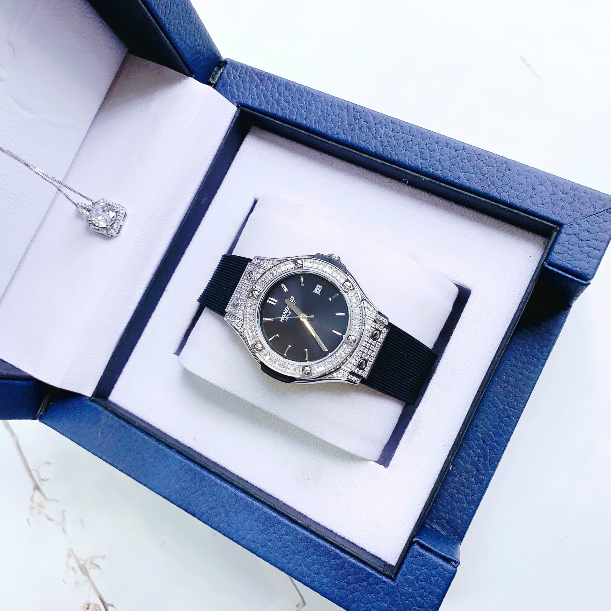 Đồng hồ chính hãng Hanboro nữ đính đá dáng Hublot 33mm (6) Đồng hồ chính hãng Hanboro nữ đính đá dáng Hublot 33mm (2)