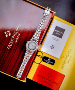 Đồng hồ đeo tay nữ đẹp Patek Philippe Nautilus demi đính đá fake cao cấp 32mm