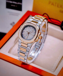 Đồng hồ đeo tay nữ đẹp Patek Philippe Nautilus demi đính đá fake cao cấp 32mm