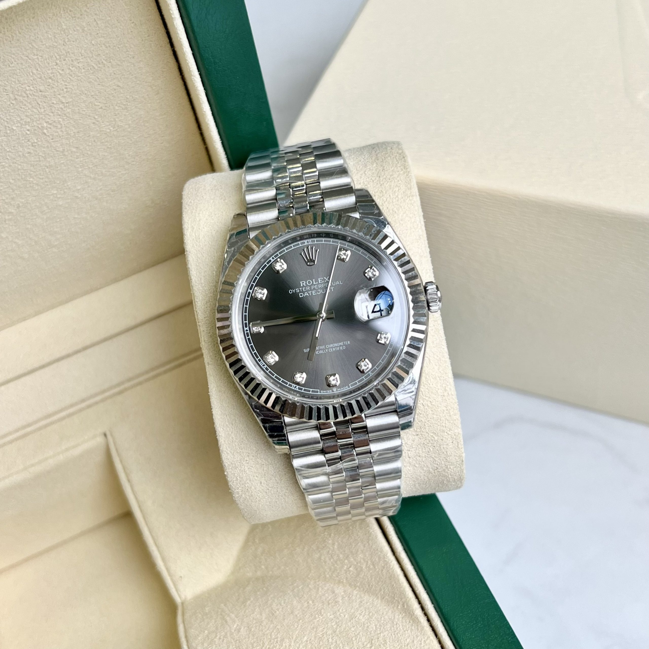 Đồng hồ nam Rolex DateJust Rep 11 mặt xám cọc số đá 41mm (2) Đồng hồ nam Rolex DateJust Rep 11 mặt xám cọc số đá 41mm (2)