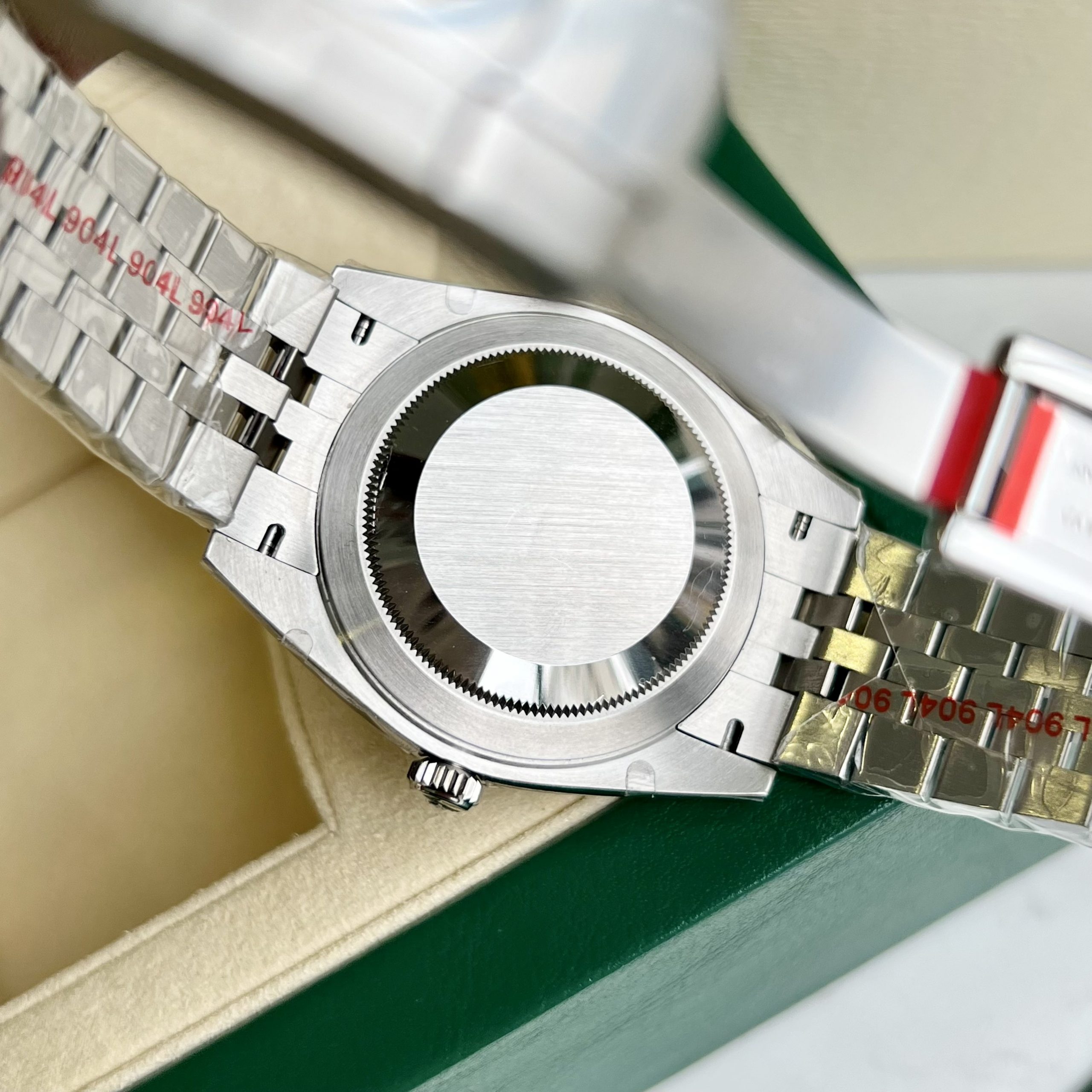 Đồng hồ nam Rolex DateJust Rep 11 mặt xám cọc số đá 41mm (4) Đồng hồ nam Rolex DateJust Rep 11 mặt xám cọc số đá 41mm (2)