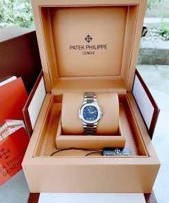 Đồng hồ nữ Patek Philippe Nautilus mặt xanh Fake giá rẻ 32mm (2)