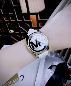 Đồng hồ Michael Kors Like auth giá rẻ dây cao su 42mm (10)