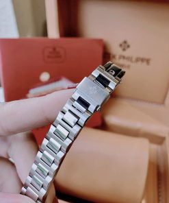 Đồng hồ Patek Philippe giá 2 triệu Nautilus nữ màu thép trắng 30mm (8)