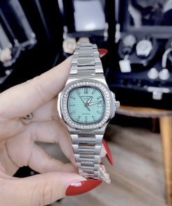 Đồng hồ Patek Philippe giá 2 triệu Nautilus nữ màu thép trắng 30mm (8)