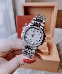 Đồng hồ Patek Philippe giá 2 triệu Nautilus nữ màu thép trắng 30mm (8)
