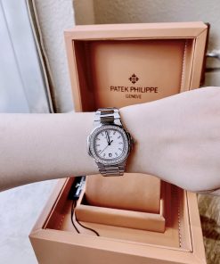 Đồng hồ Patek Philippe giá 2 triệu Nautilus nữ màu thép trắng 30mm (8)