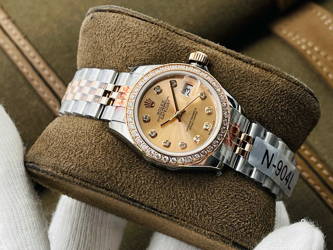 Đồng hồ Rolex DateJust Lady nữ dây kim loại Replica 11 Thụy Sỹ 28mm (1) Đồng hồ Rolex DateJust Lady nữ dây kim loại Replica 11 Thụy Sỹ 28mm (2)