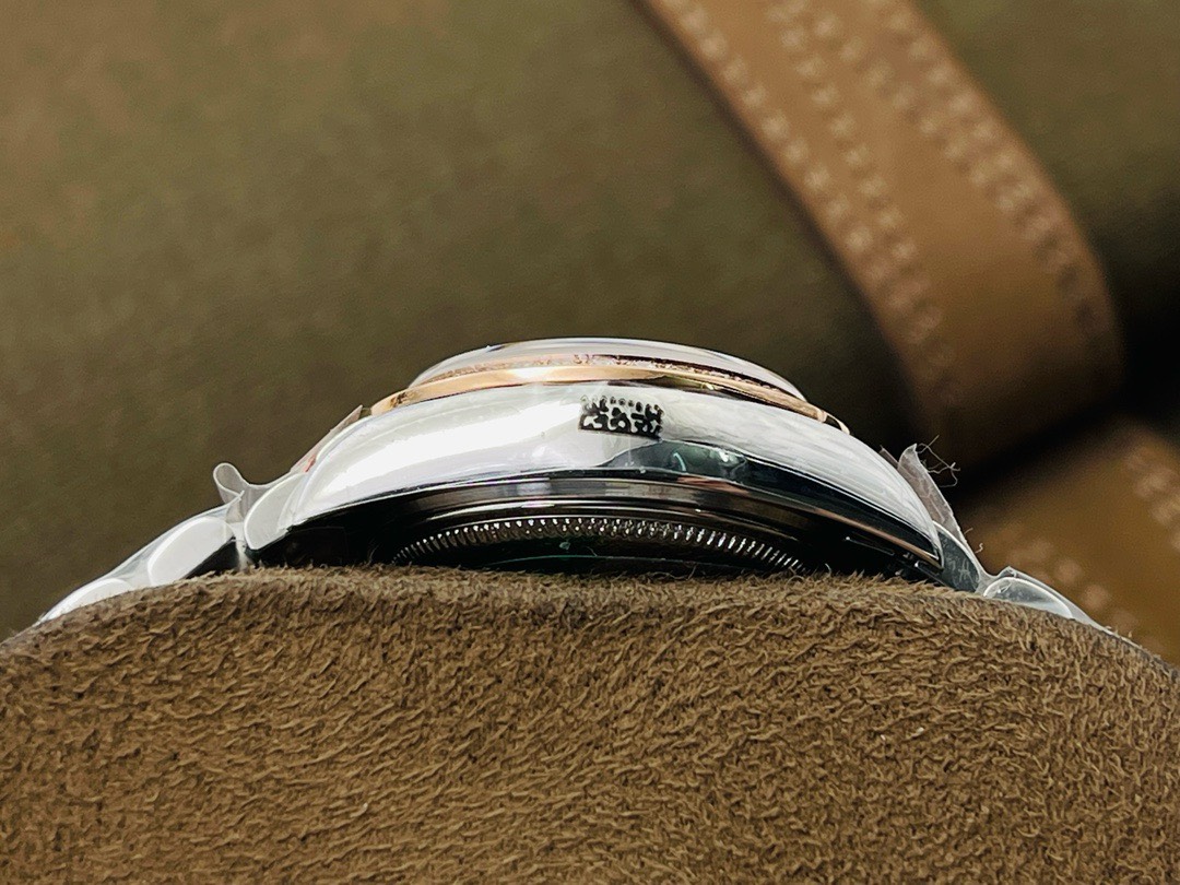 Đồng hồ Rolex DateJust Lady nữ dây kim loại Replica 11 Thụy Sỹ 28mm (5) Đồng hồ Rolex DateJust Lady nữ dây kim loại Replica 11 Thụy Sỹ 28mm (2)