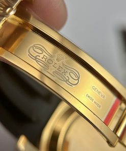 Đồng hồ Rolex Yacht-Master màu vàng gold Replica 11 Clean Factory 42mm (2)