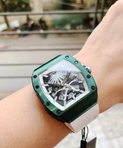 Bảo Hành 5 Năm Lỗi 1 Đổi 1 Trong 7 Ngày Hỗ Trợ Bảo Hành Sản Phẩm Trọn Đời Miễn Phí Giao Hàng Toàn Quốc Nhận Hàng Kiểm Tra Trước Khi Thanh Toán Thông số – Đồng hồ Bonest Gatti chính hãng Đường kính: 45mm Mặt kính: Sapphire nguyên khối Vỏ và khóa: Thép không gỉ Bộ máy: Automatic - Cơ tự động Dây đeo: Dây cao su cao cấp Chống nước: 5ATM