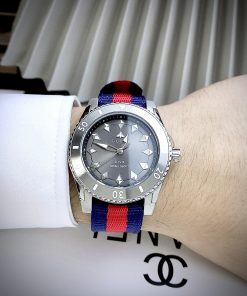 Đồng hồ like auth Gucci Drive YA136352 nam dây nato 40mm