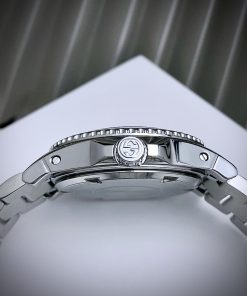 Đồng hồ nam like auth Gucci YA 136353 dây kim loại 40mm