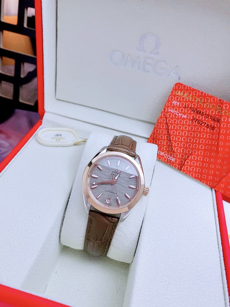 Đồng hồ nữ Omega Seamaster Aqua Terra day da mặt xám 34mm