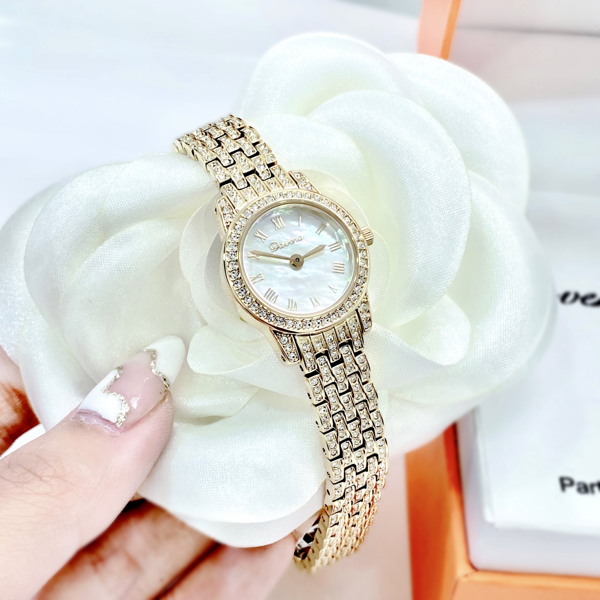 Đồng hồ Davena 61511 nữ chính hãng dây kim loại đính đá 22mm (1)