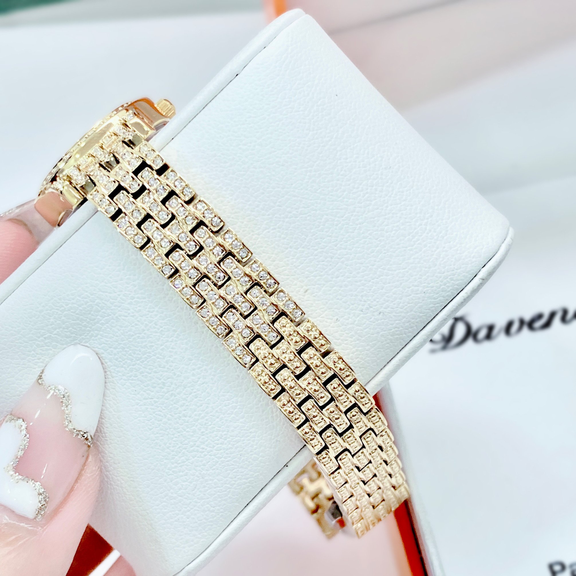 Đồng hồ Davena 61511 nữ chính hãng dây kim loại đính đá 22mm (3) Đồng hồ Davena 61511 nữ chính hãng dây kim loại đính đá 22mm