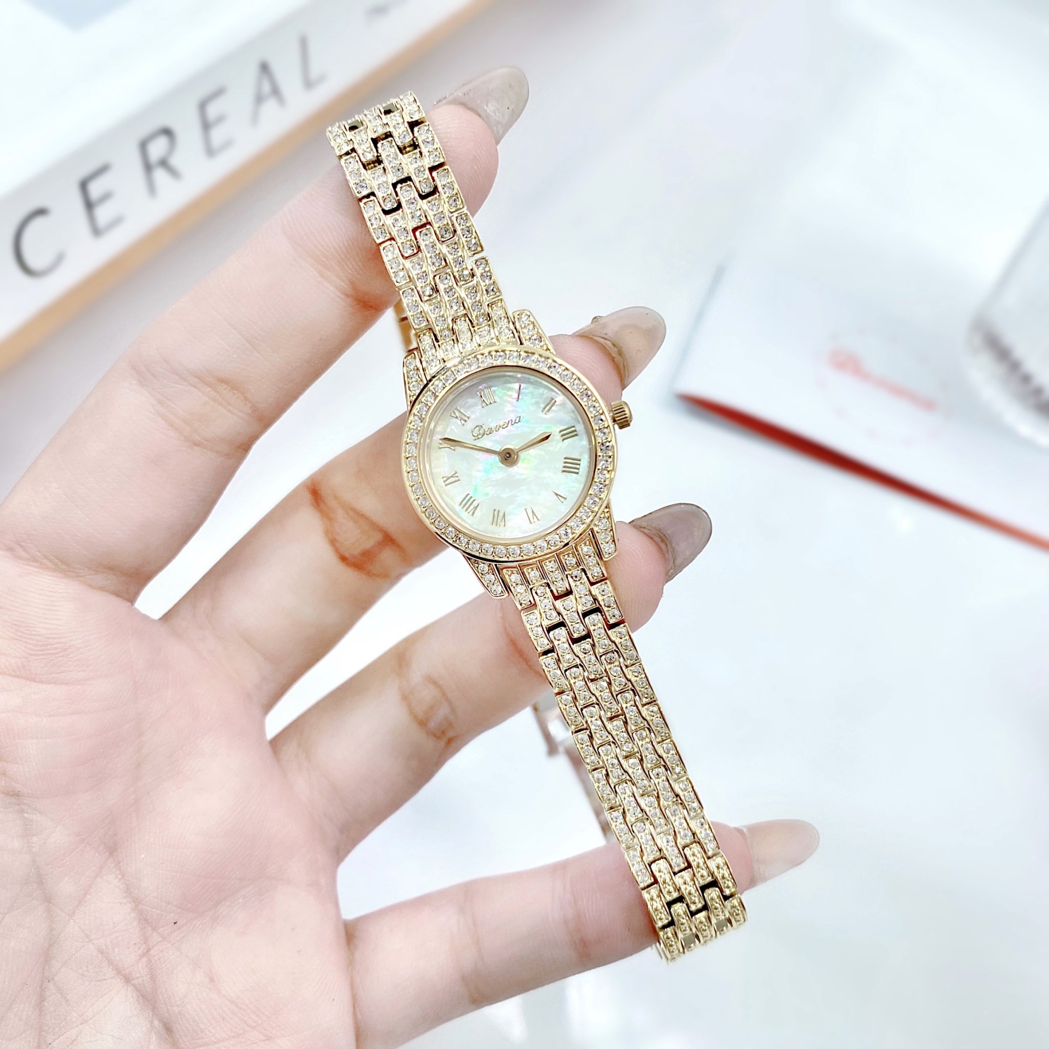 Đồng hồ Davena 61511 nữ chính hãng dây kim loại đính đá 22mm (7) Đồng hồ Davena 61511 nữ chính hãng dây kim loại đính đá 22mm