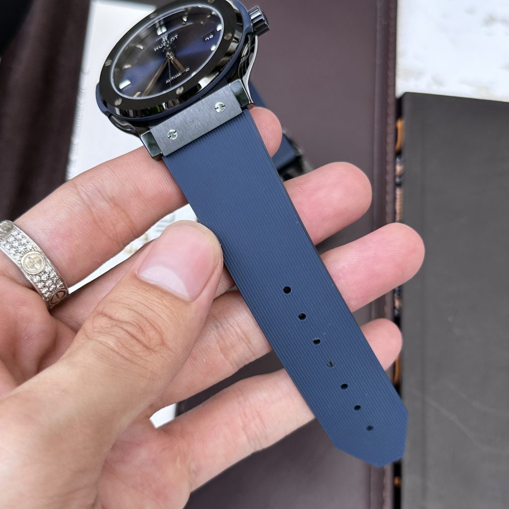 Đồng hồ Hublot chế tác Classic Fusion Ceramic màu xanh nhà máy JJZ (3) Đồng hồ Hublot chế tác Classic Fusion Ceramic màu xanh nhà máy JJZ (1)