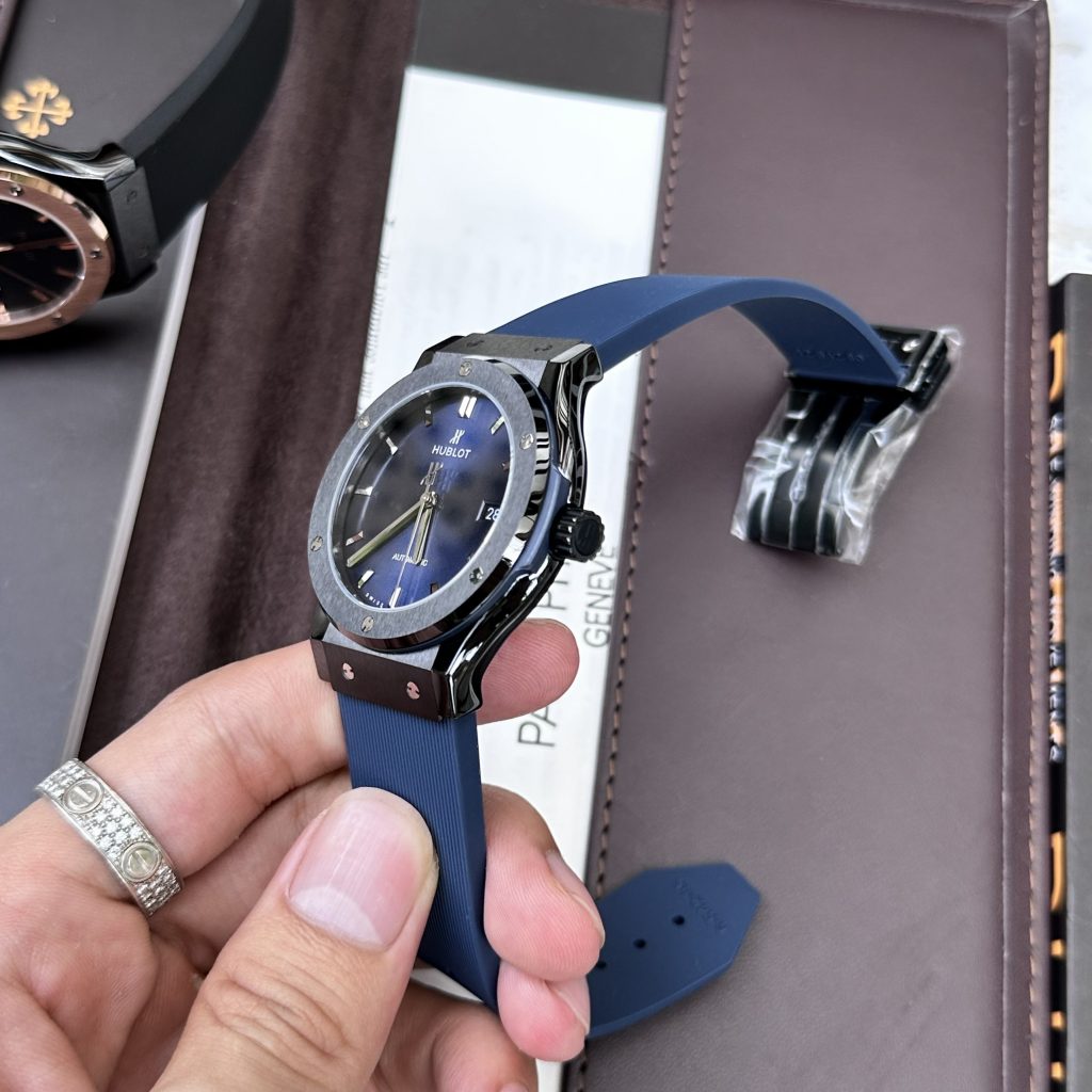 Đồng hồ Hublot chế tác Classic Fusion Ceramic màu xanh nhà máy JJZ (4) Đồng hồ Hublot chế tác Classic Fusion Ceramic màu xanh nhà máy JJZ (1)