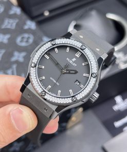 Đồng hồ Hublot chế tác Classic Fusion đính đá vỏ gốm đen 42mm (1)