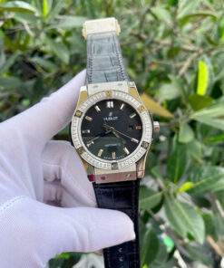 Đồng hồ Hublot nam đính đá baguette máy cơ Automatic Hublot Classic Fusion màu đen 42mm - DWatch