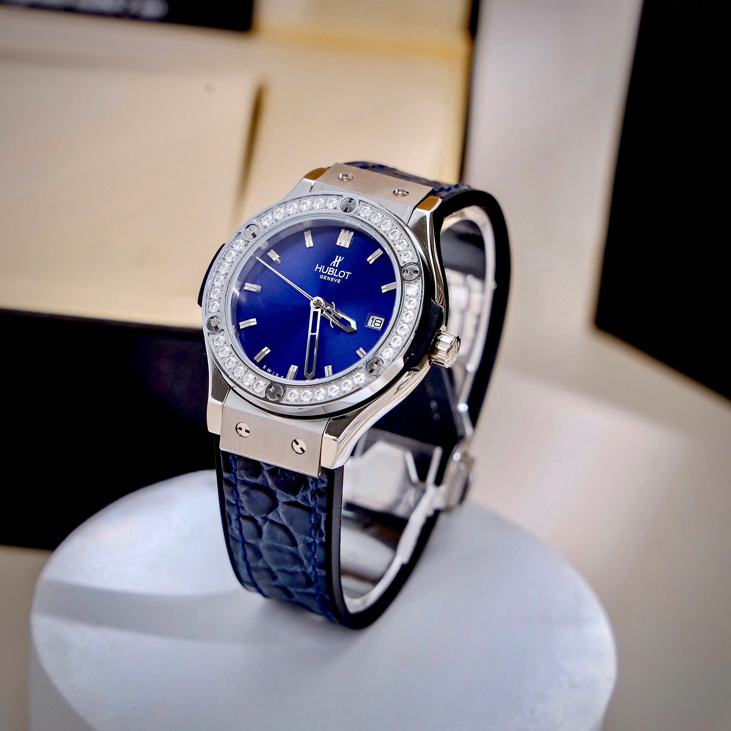 Đồng hồ Hublot nữ màu xanh Bigbang Lady trẻ trung phong cách máy Pin Nhật 33mm (3)