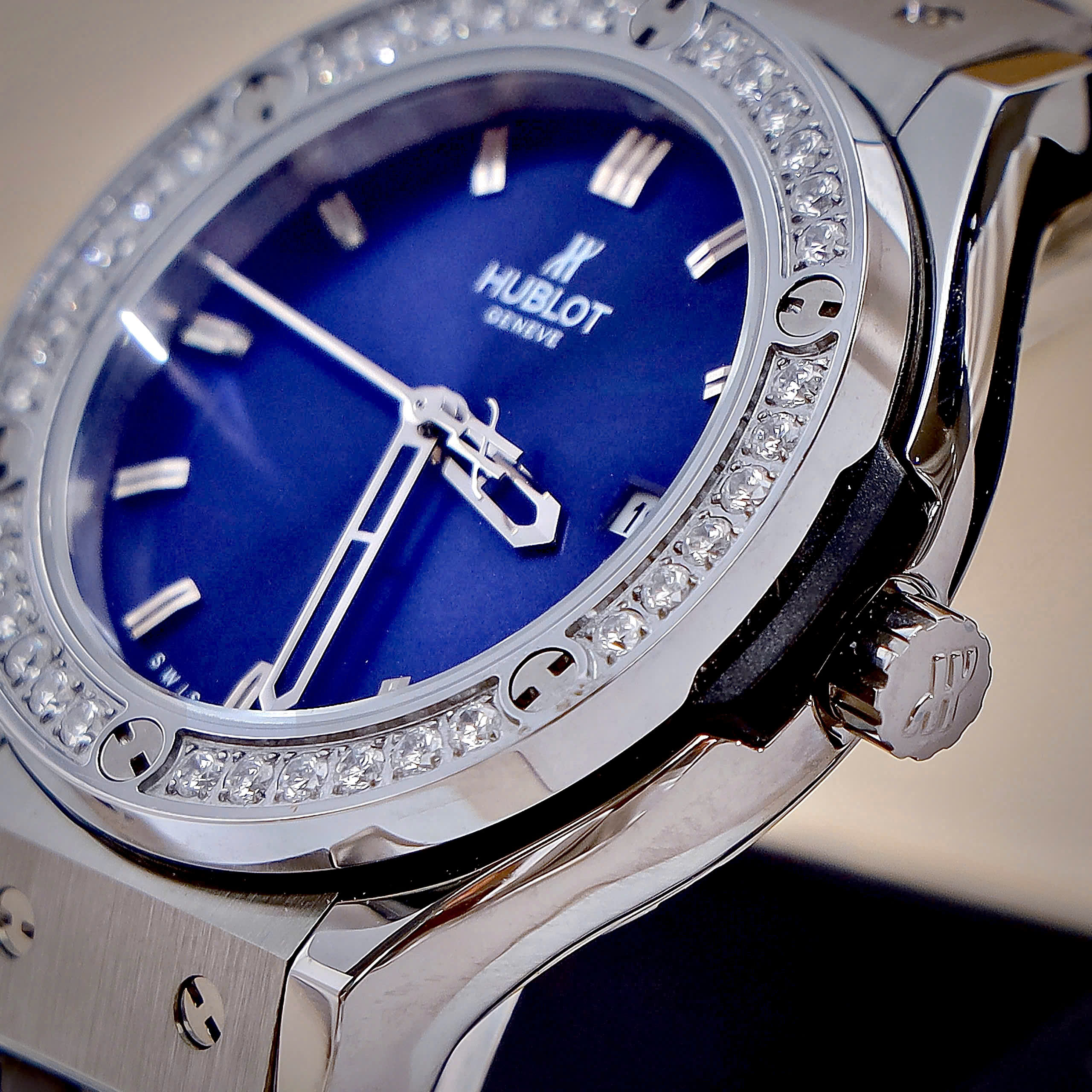 Đồng hồ Hublot nữ màu xanh Bigbang Lady trẻ trung phong cách máy Pin Nhật 33mm (5)